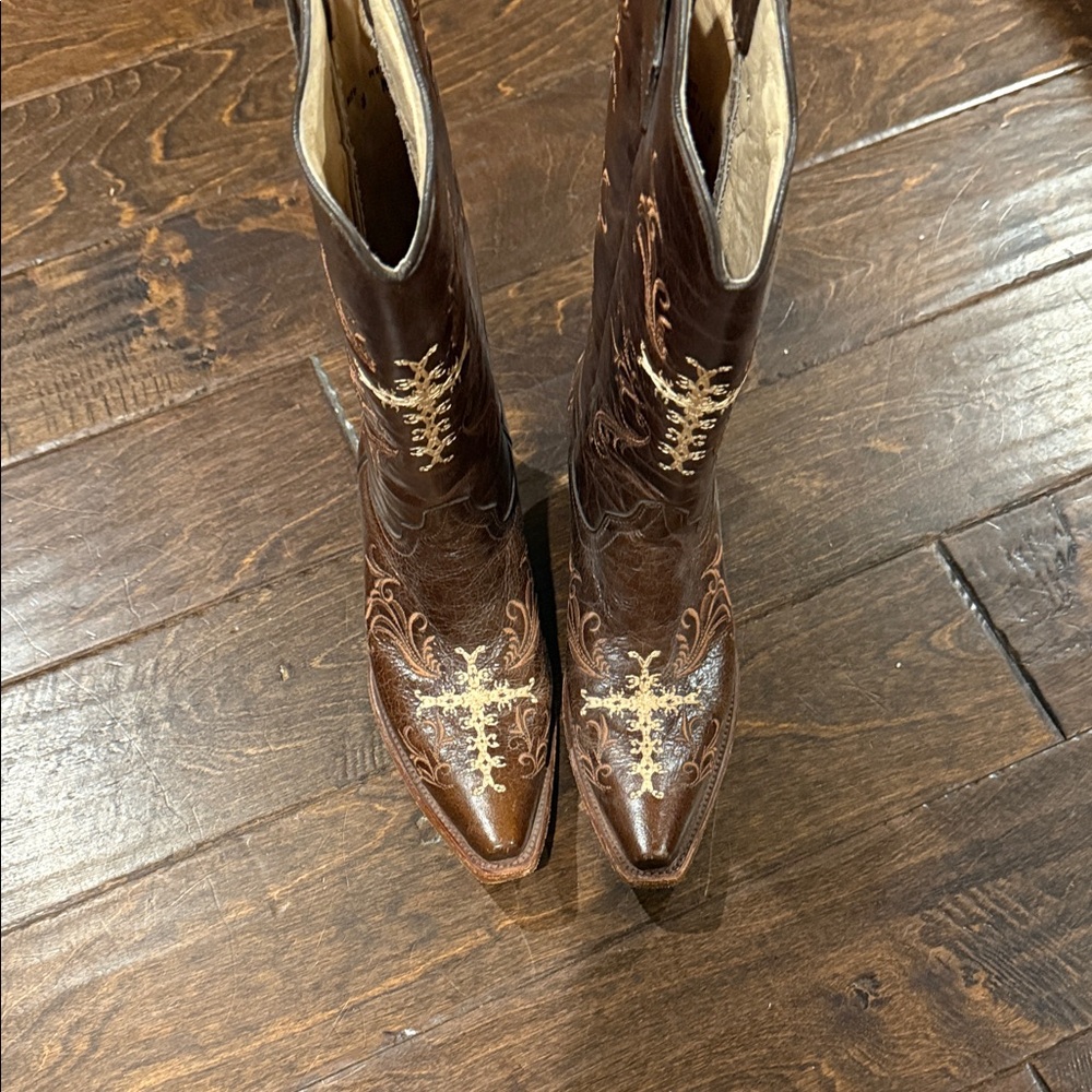 Circle G Dark Brown Embroidered Heeled Boots